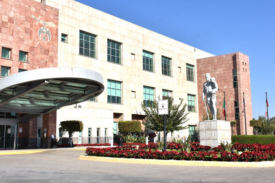 Hospital Shriners llega al expediente 100 mil