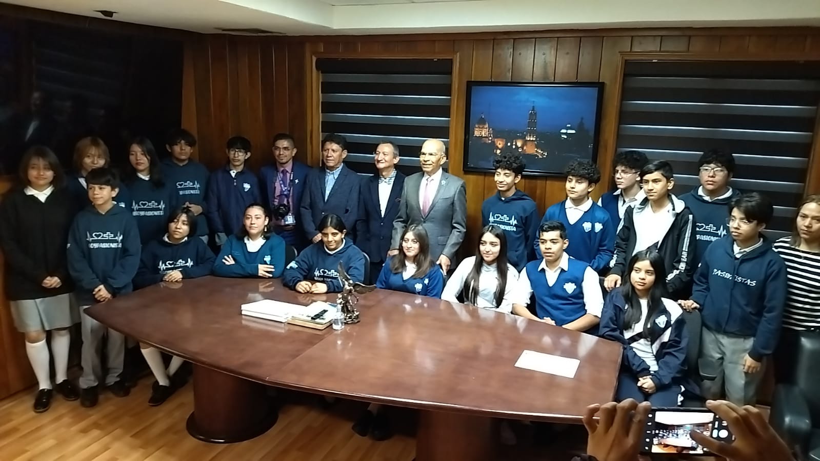 alumnos de celaya vasco de Quiroga - expresaTV