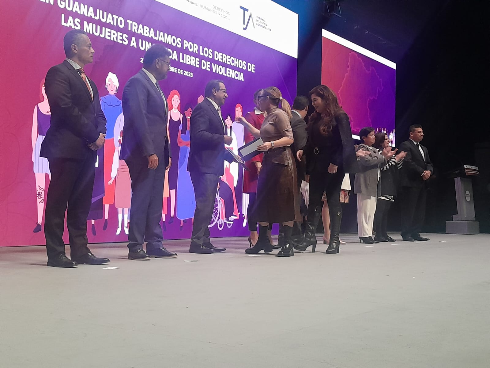 Imagen-de-WhatsApp-2023-11-27-a-las-19.13.41_87b40725