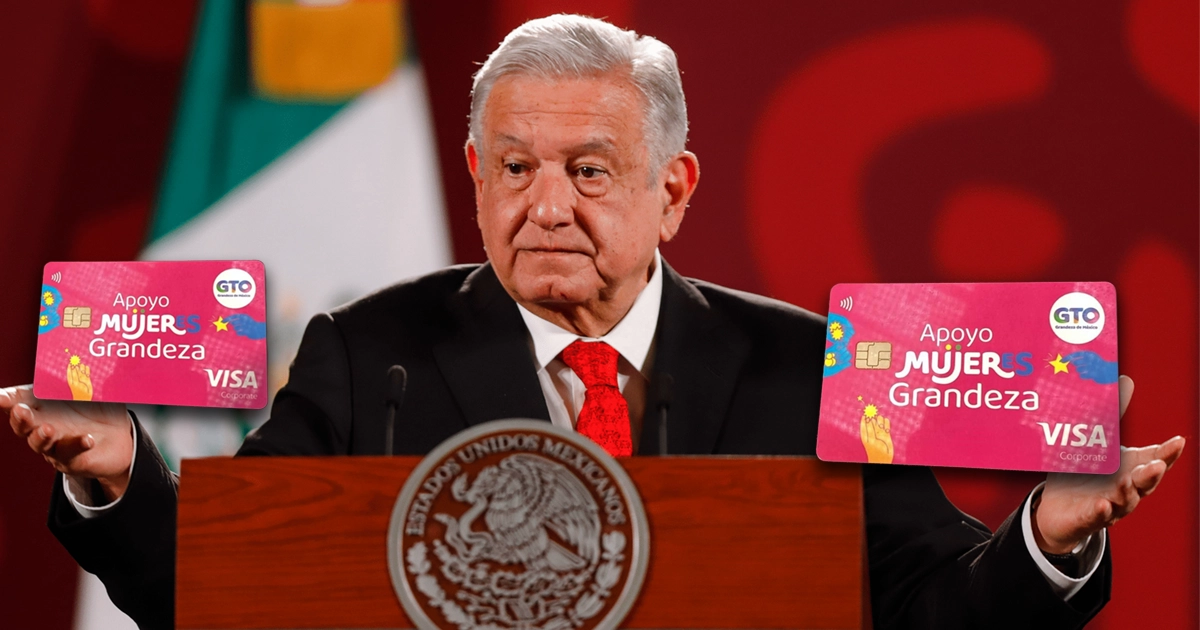 AMLO-TARJETA-ROSA
