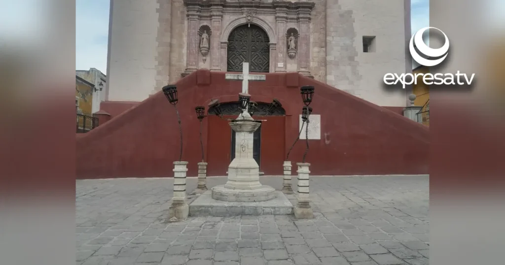 PLAZA CEMENTERIO